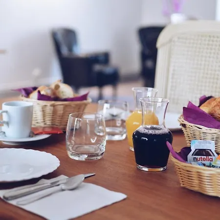 Hotel De France 2*